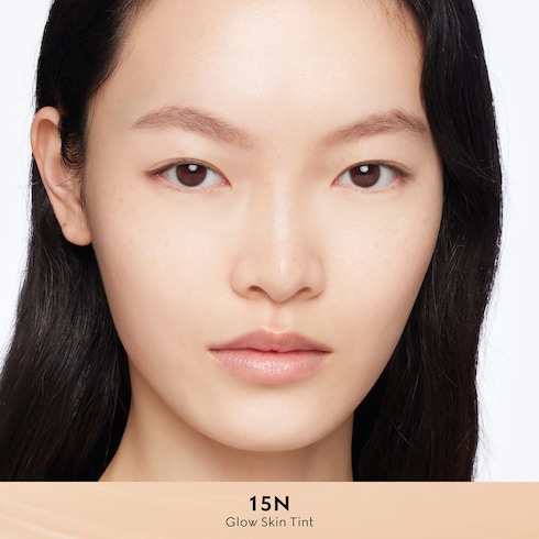 15, skin tint Gucci Glow