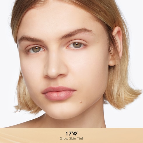 17, skin tint Gucci Glow