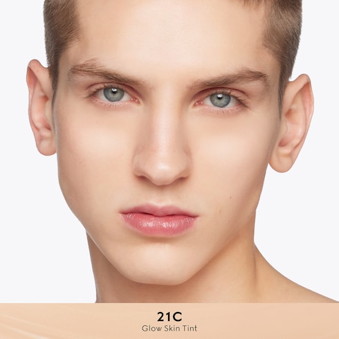21, Gucci Glow Skin Tint