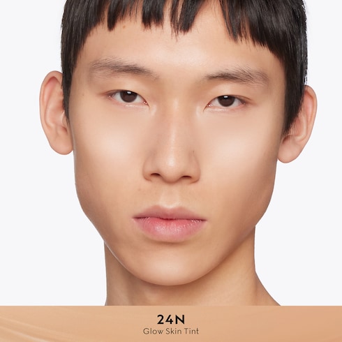 24, skin tint Gucci Glow