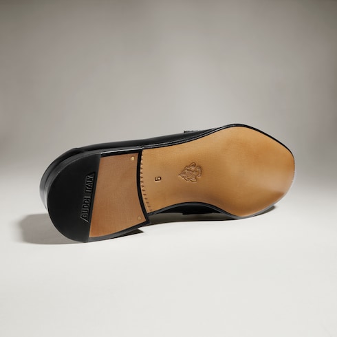 Herrenloafer mit Nieten