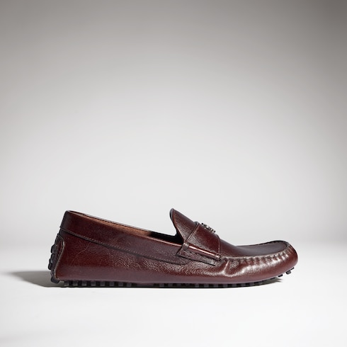 Modello da uomo con stemma Gucci