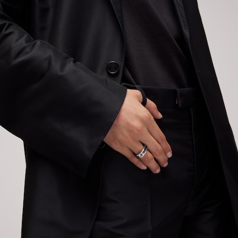 خاتم Gucci Interlocking مزيّن بالكريستال