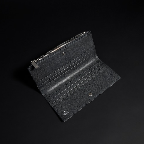 Long wallet with Gucci plaque