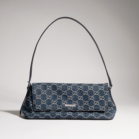 Medium shoulder bag with Gucci plaque