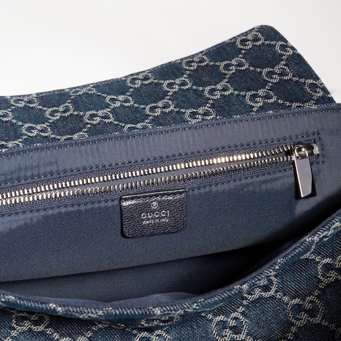 Medium shoulder bag with Gucci plaque