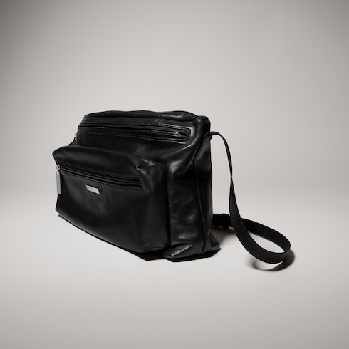 GUCCI ボディバッグ 黒 保存袋付き GUCCI（グッチ） レザー ベルトバッグ ボディバッグ ウエストバッグ