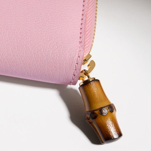 Small wallet with bamboo