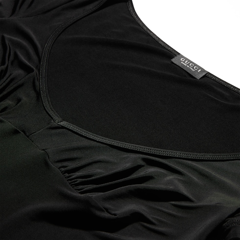 T-shirt in jersey di viscosa con targhetta in metallo