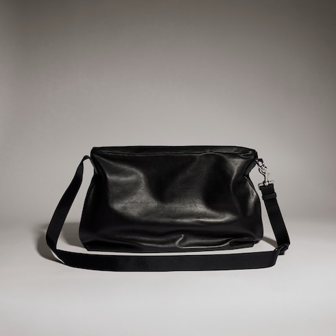グッチ タグ ラージ クロスボディバッグ ・ブラックレザー | GUCCI公式