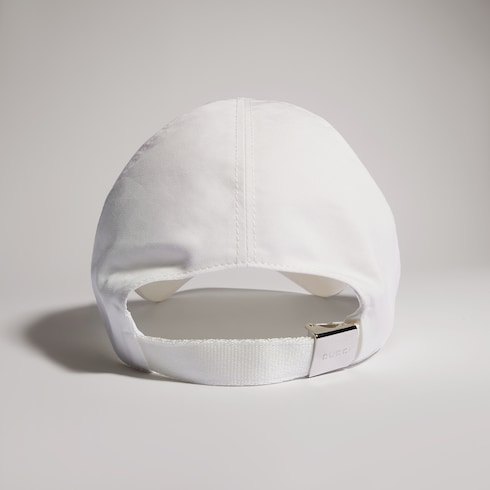 Cotton baseball hat with embroidery