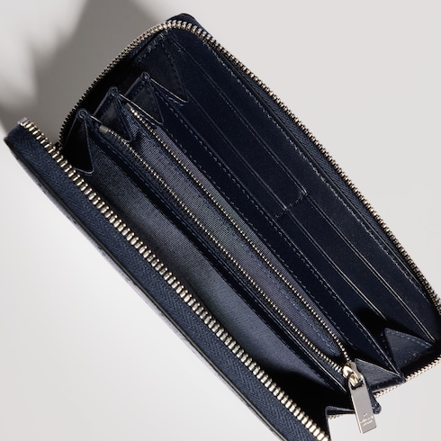 Aria zip around wallet