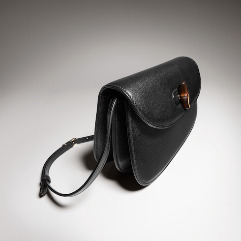 Pequeña bolsa de hombro con bambú