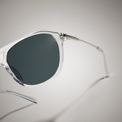 Low nose bridge fit navigator sunglasses