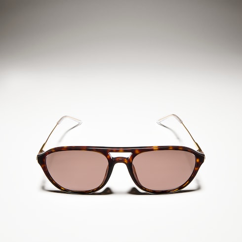 Gafas de sol de aviador con puente de la nariz bajo