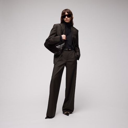 Thin belt with round buckle