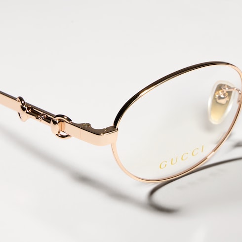 Specialized-fit round optical frame