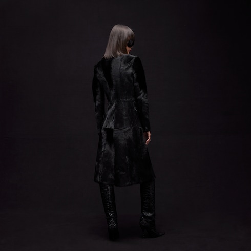 Manteau en cuir de vache à longs poils