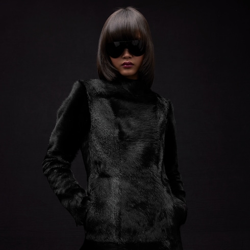 Manteau en cuir de vache à longs poils