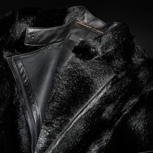 Manteau en cuir de vache à longs poils