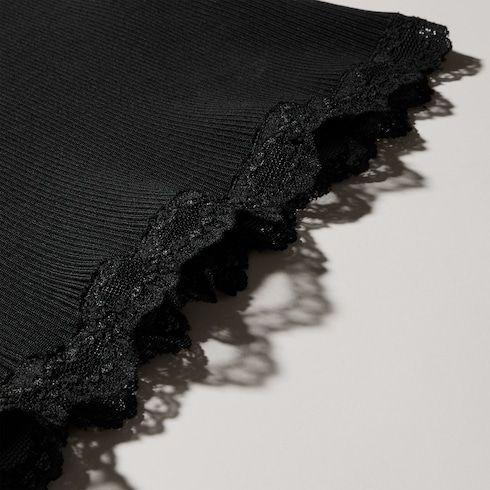 Haut côtelé en viscose mate fine