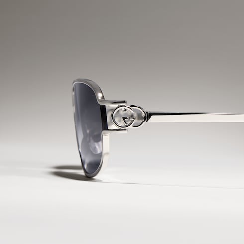 Gafas de sol con montura rectangular