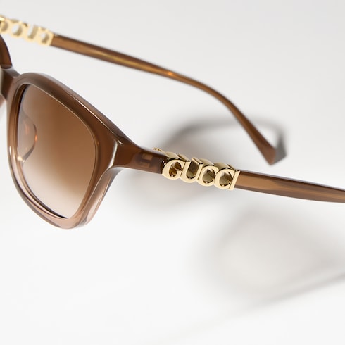 Sonnenbrille mit rechteckigem Rahmen