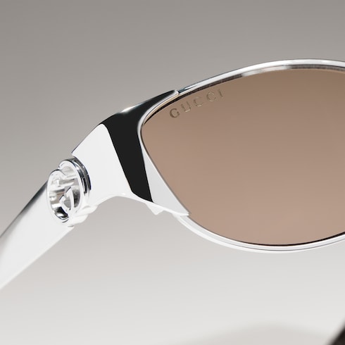 Gafas de sol con montura ovalada
