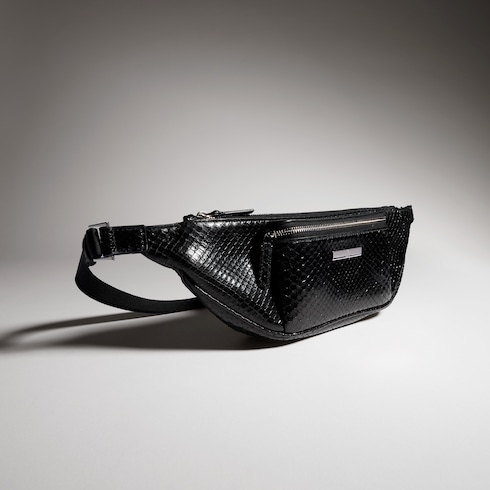 Gucci Tag Python kleine Gürteltasche