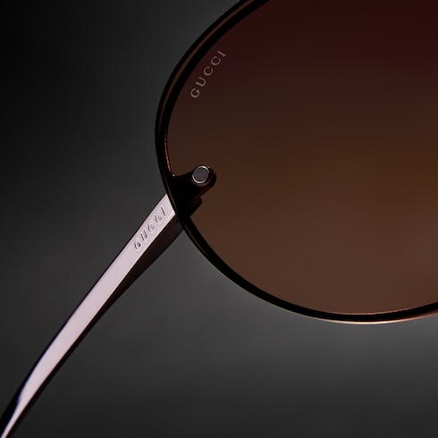 Sonnenbrille in Maskenform