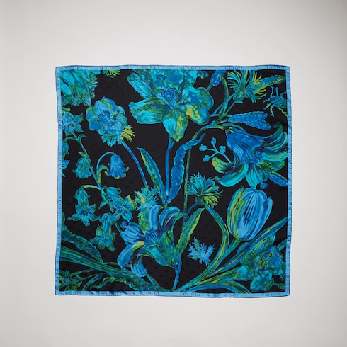 Pañuelo de sarga de seda Gucci floral con Doble G