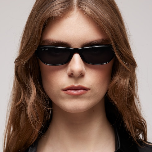 Lunettes de soleil à monture géométrique