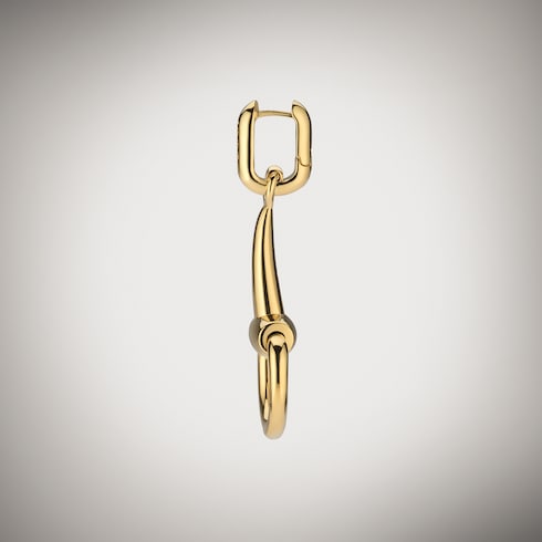 أقراط بتصميم Horsebit