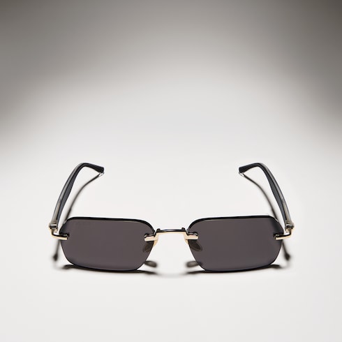 Sonnenbrille mit rechteckigem Rahmen
