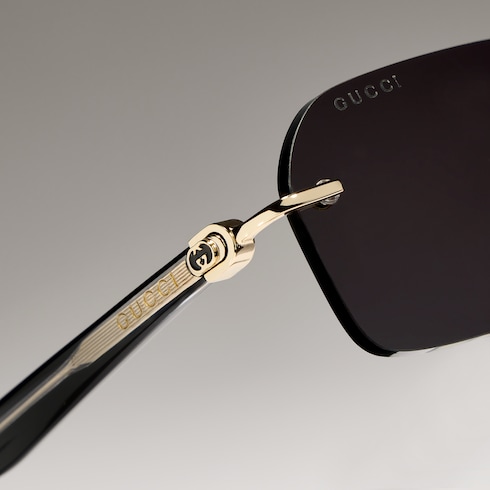 Sonnenbrille mit rechteckigem Rahmen