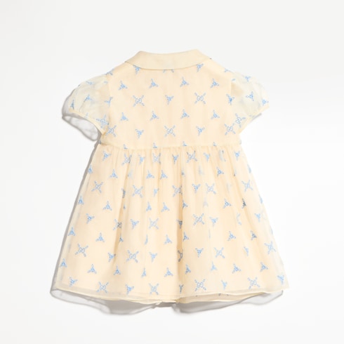 Babykleid aus Seide mit Stickerei