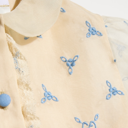 Vestido de seda bordado para bebé