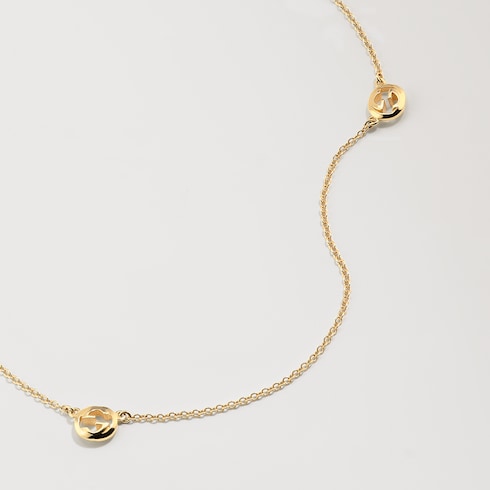 Collar con colgante Gucci Interlocking de 18 ct