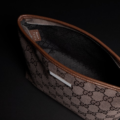 Pouch piccola con cinturino e targhetta Gucci