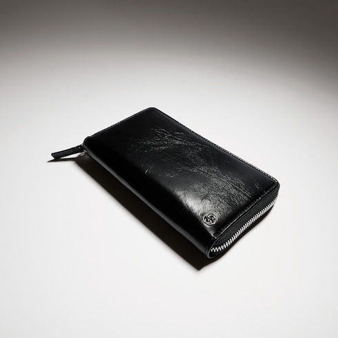 Zip around wallet with Interlocking G