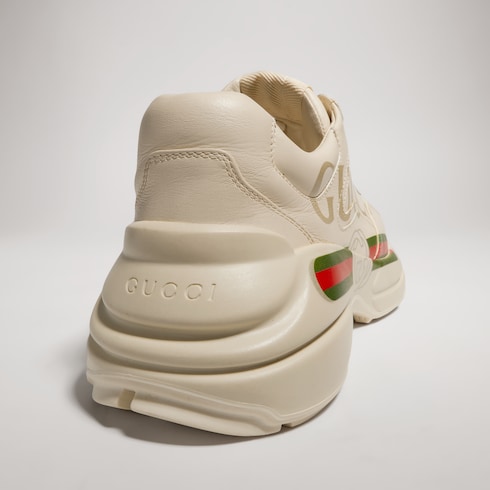 حذاء سنيكرز Rhyton من الجلد مع شعار Gucci للنساء