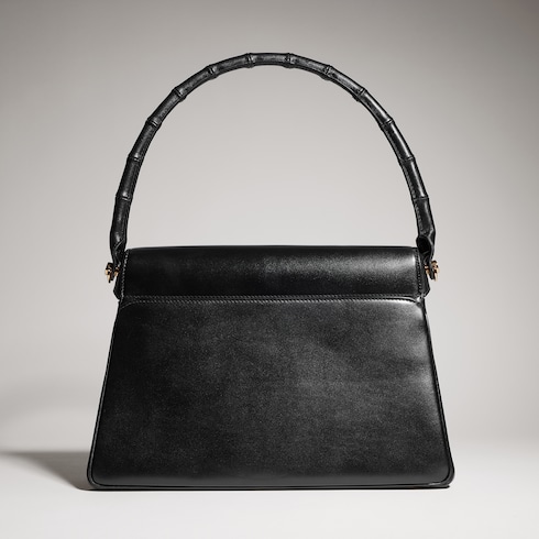 Medium top handle bag with bamboo