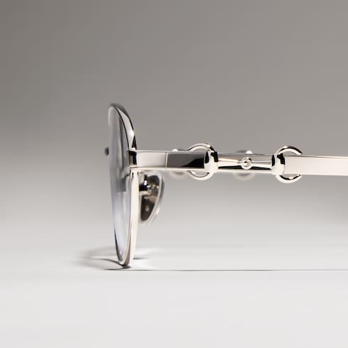 Specialized-fit round optical frame