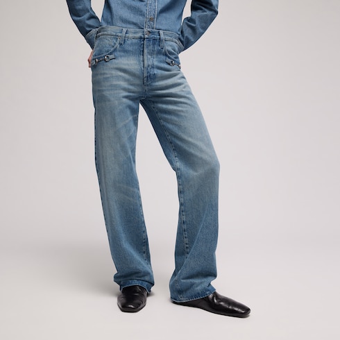 Ausgestellte Hose aus Baumwoll-Denim mit Horsebit