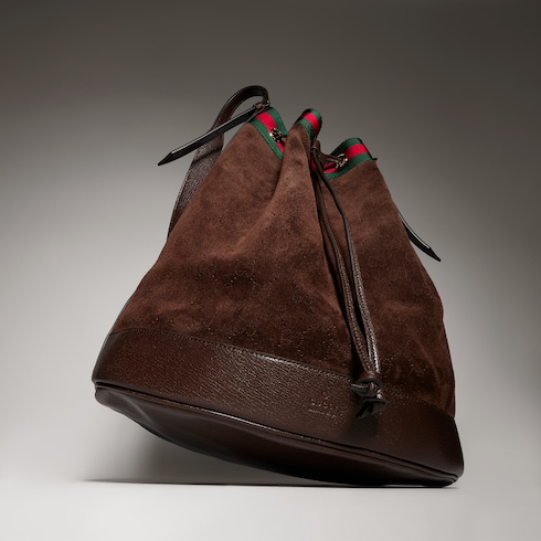 حقيبة دلو كبيرة الحجم من Gucci Venice