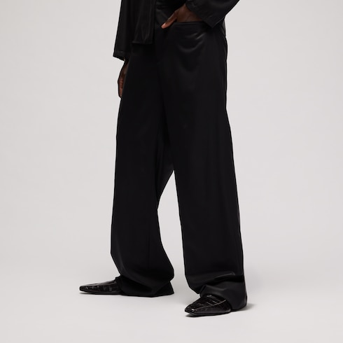 Light wool pants with chintzed finish