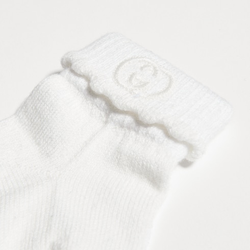 Babysocken aus Baumwolle mit Stickerei