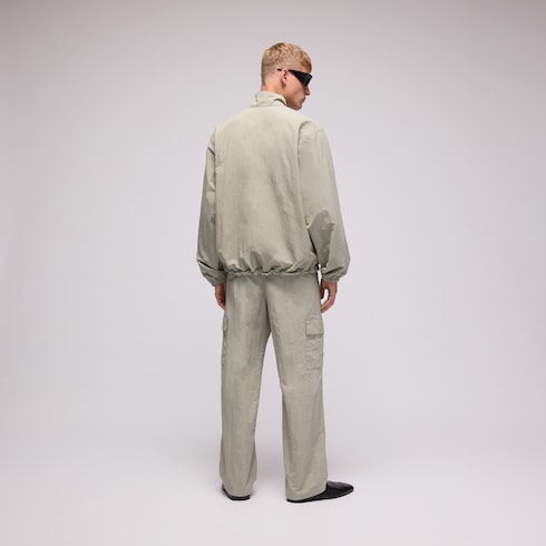 Pantalone cargo in faille di nylon froissé