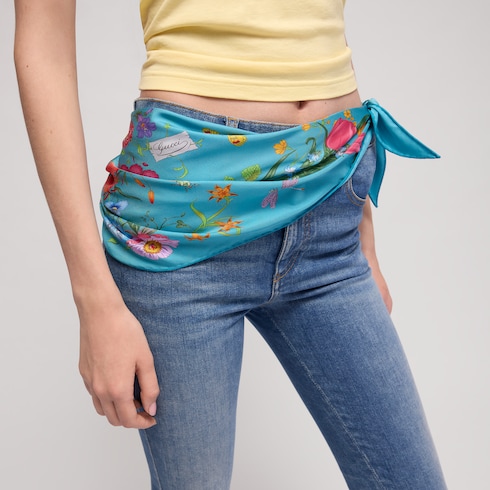 Foulard a rombo in twill di seta stampata