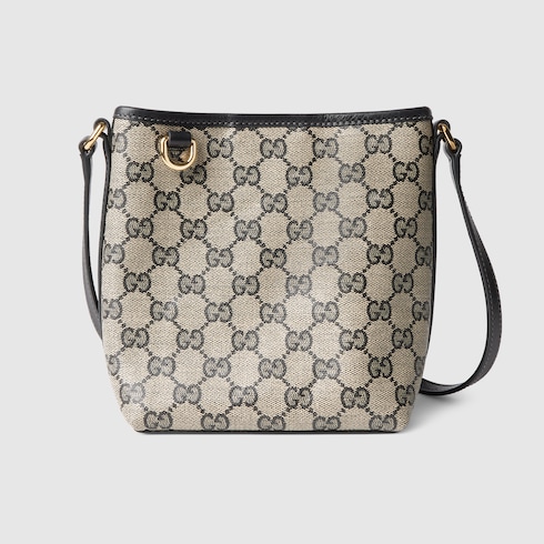 新品タグ付き‼️GUCCI グッチ カットアウト ラバー バケットバッグ GGエンブレム〕ナノ バケットバッグ ・ベージュ＆ブラック GG